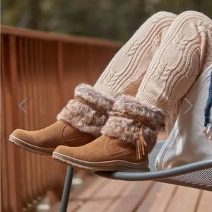 NWT Minnetonka Women’s Everett Dusty Brown Boots 10M